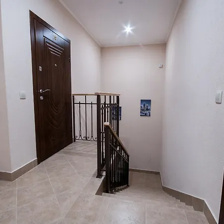 Wonderful Flat On Center *